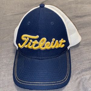 Titleist fitted golf hat. Navy and yellow. S/M